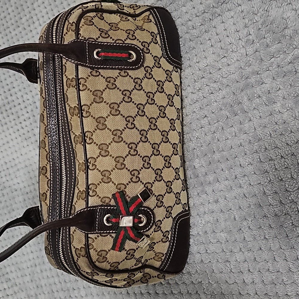 💯GUCCI